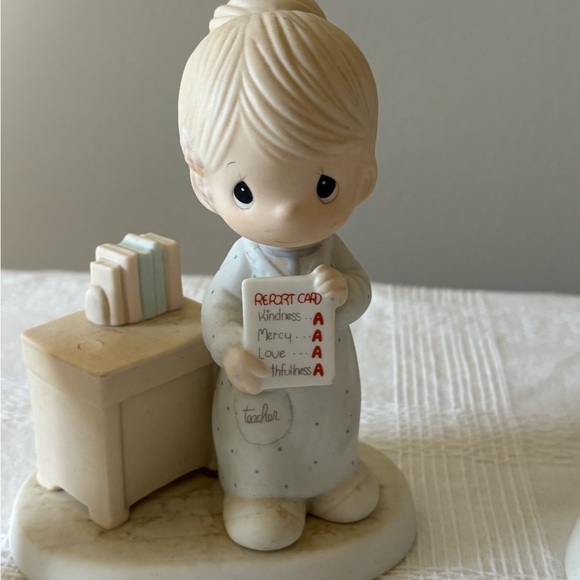 Precious Moments Cake Toppers - Cream and White - Picture 3 of 9